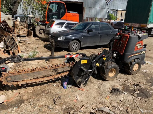 Траншеекопатель Ditch Witch Zanh R300