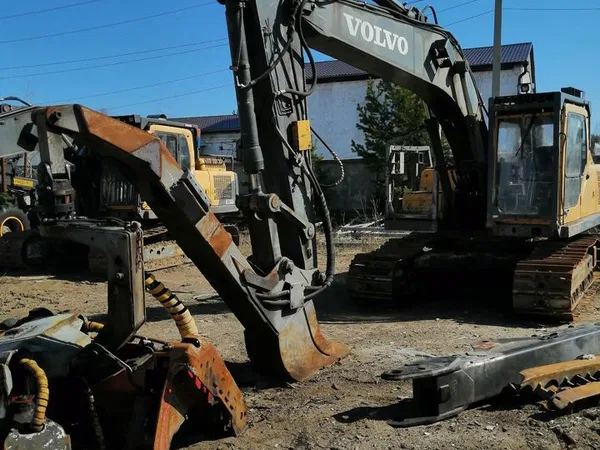 Гусеничный харвестер Volvo EC210BF
