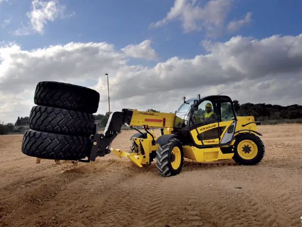 Телескопический погрузчик New Holland LM1345