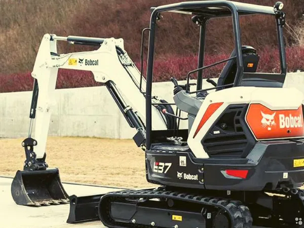 Мини-экскаватор Bobcat E37