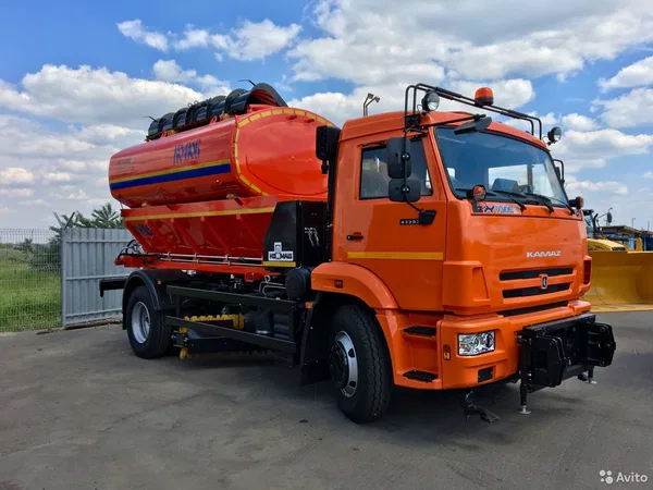 Комбинированная дорожная машина КО-806 на шасси КамАЗ 43253-3010-69