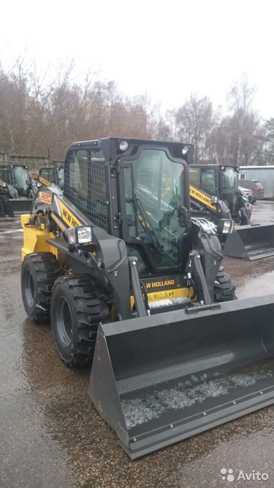 Мини-погрузчик New Holland L320
