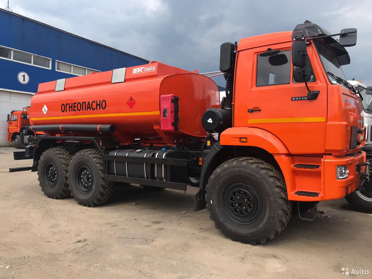 Бензовоз КамАЗ 43118-3027-50 (4693А3 АТЗ-11м3)
