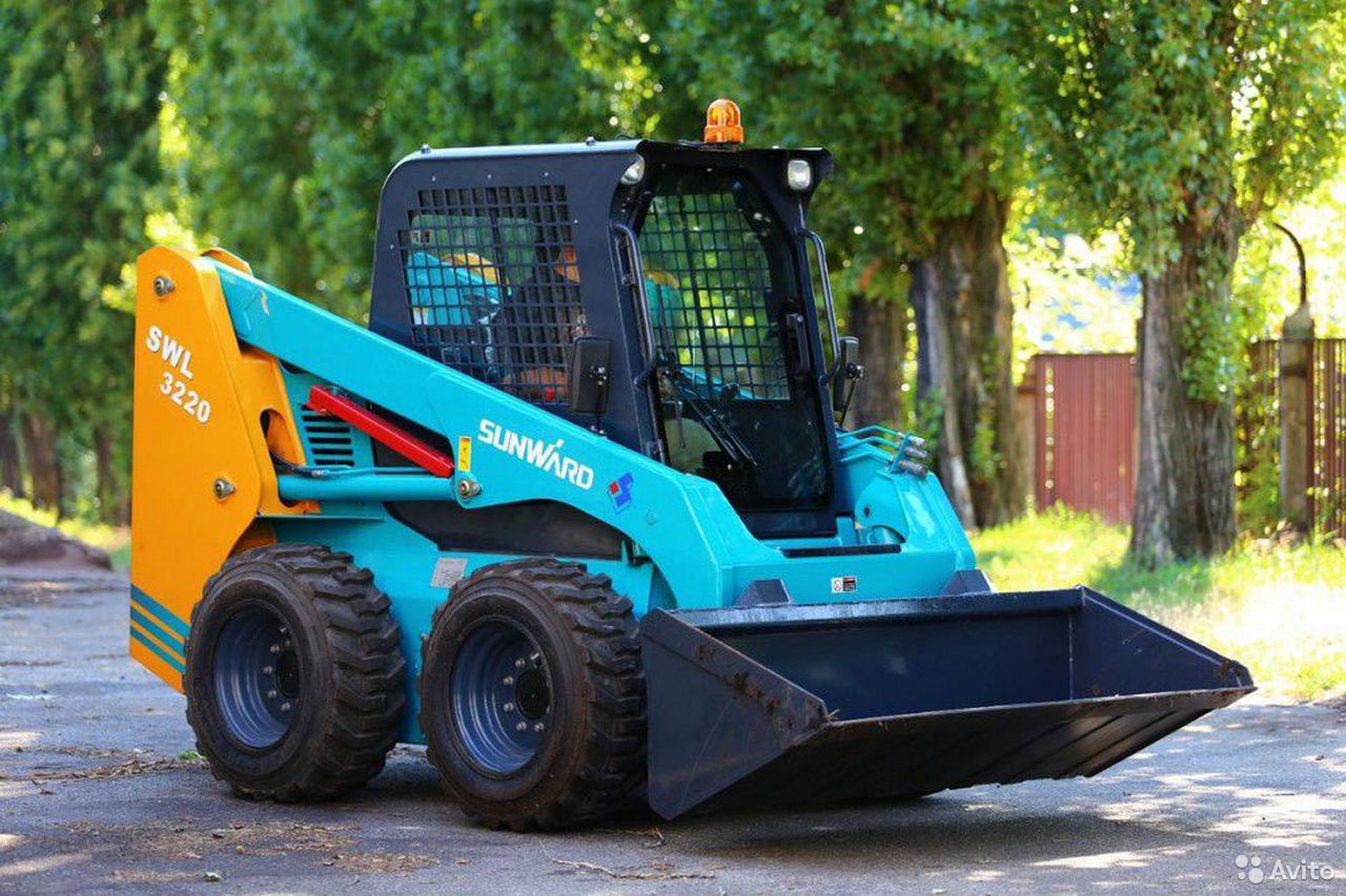 Мини-погрузчик Sunward SWL3220
