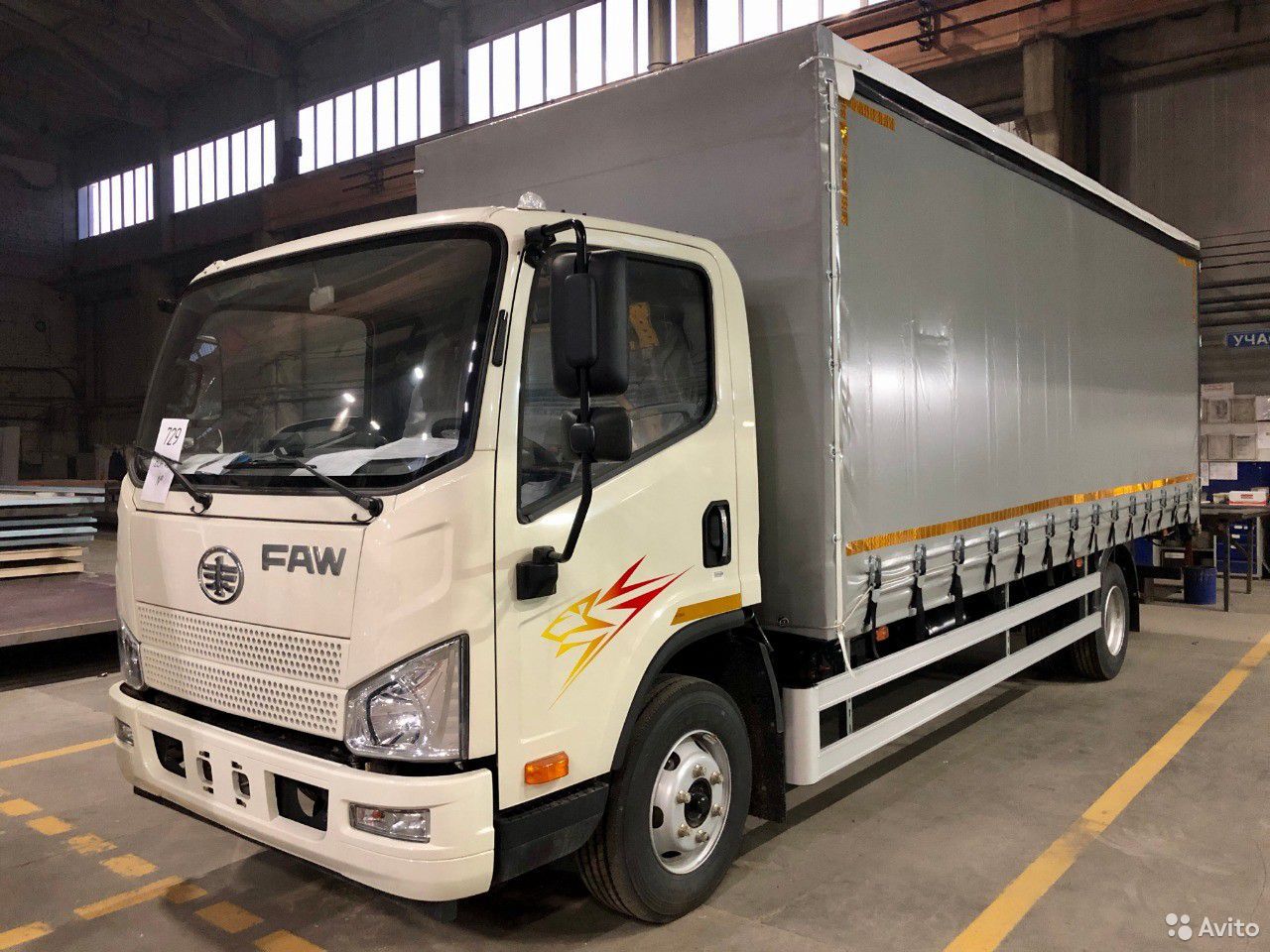 Тентованный автомобиль FAW Tiger V