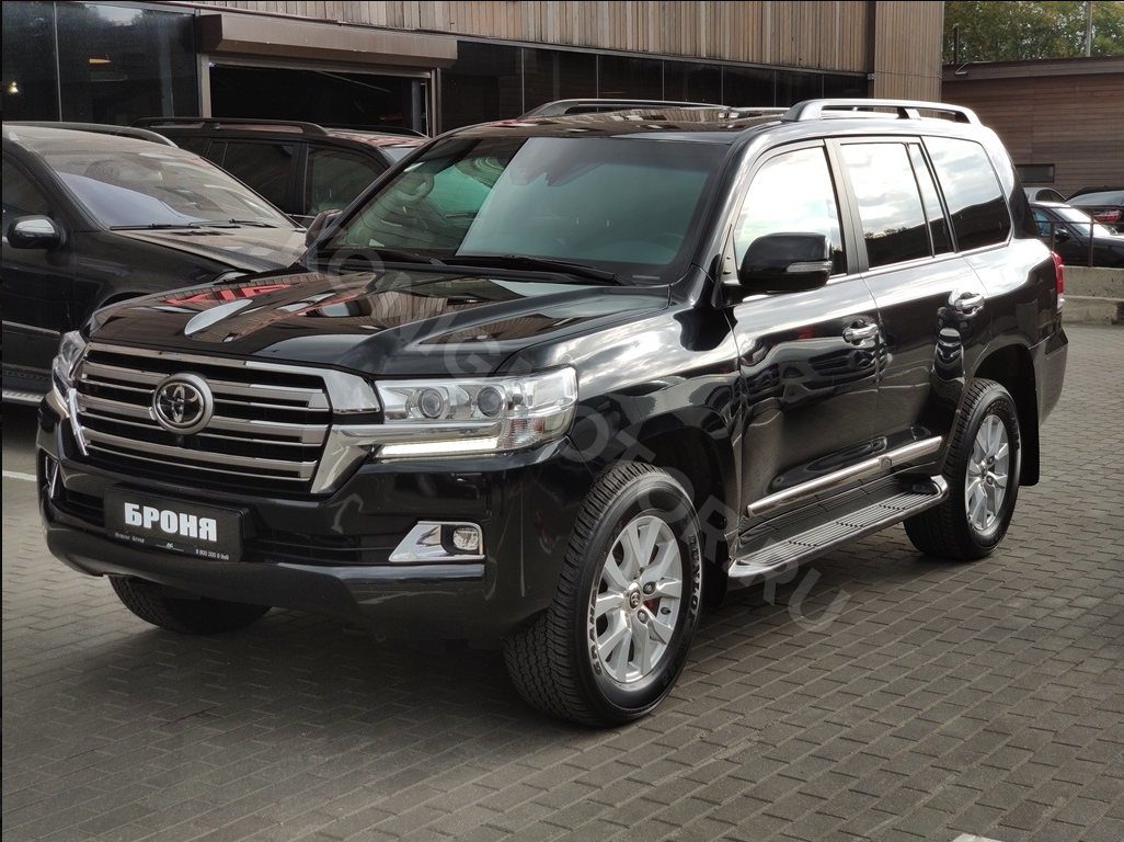 Бронированный автомобиль TOYOTA LAND CRUISER 200