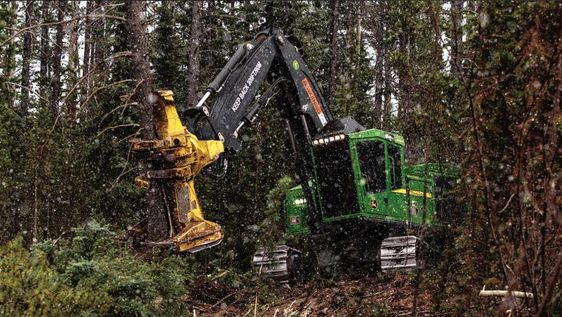 Валочно-пакетирующая машина John Deere 953M