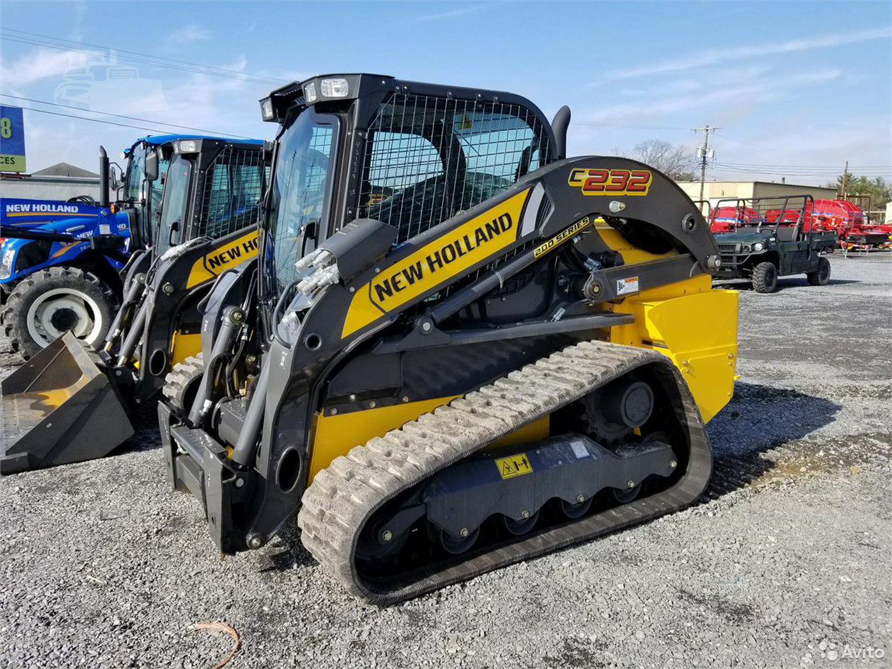Гусеничный мини-погрузчик New Holland C332