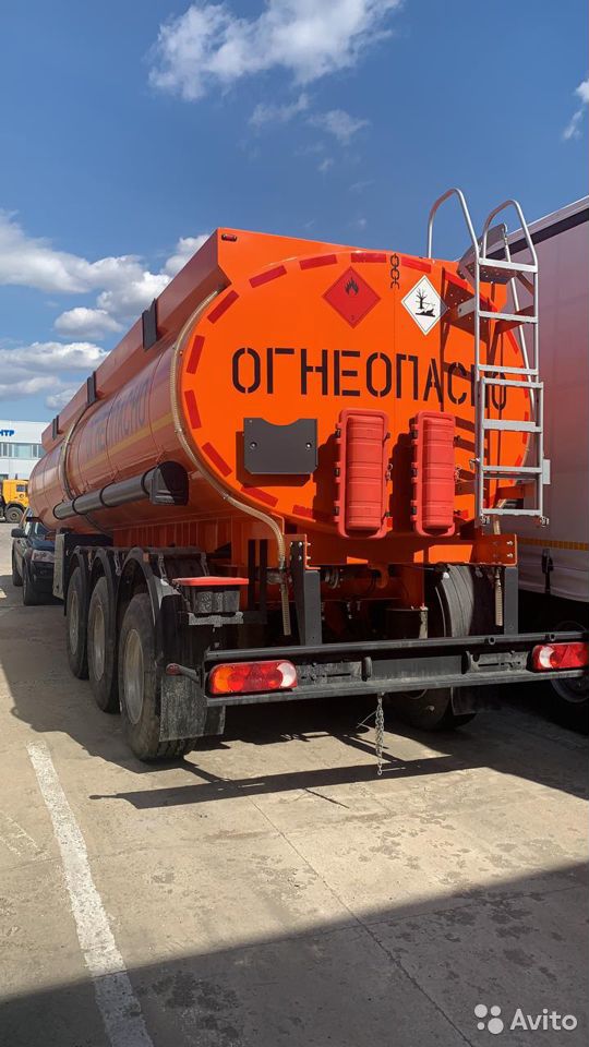 Полуприцеп бензовоз НефАЗ 96931