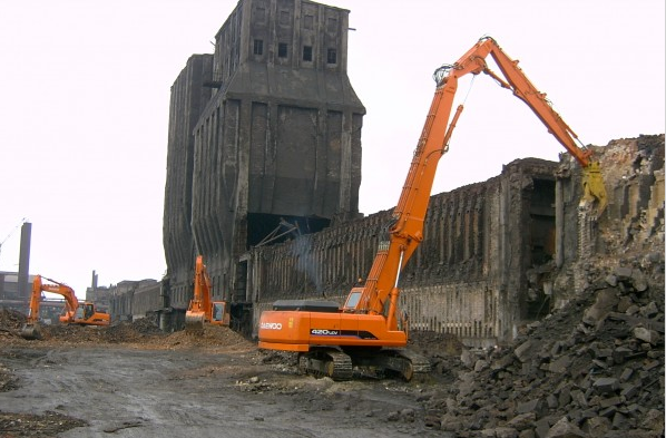 Экскаватор разрушитель DOOSAN DV11
