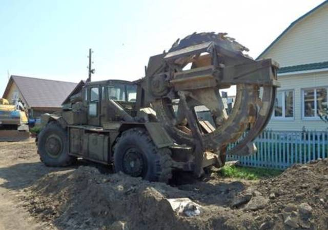 Траншеекопатель Русич ТМК-2