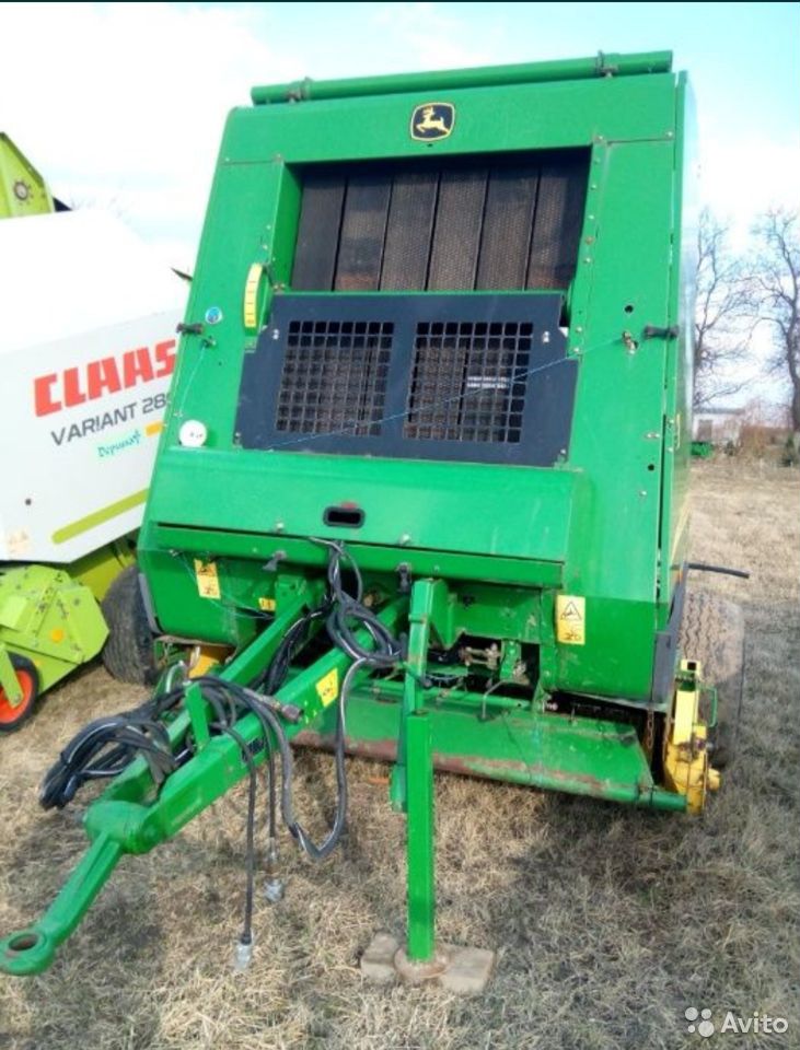 Пресс-подборщик John Deere 592
