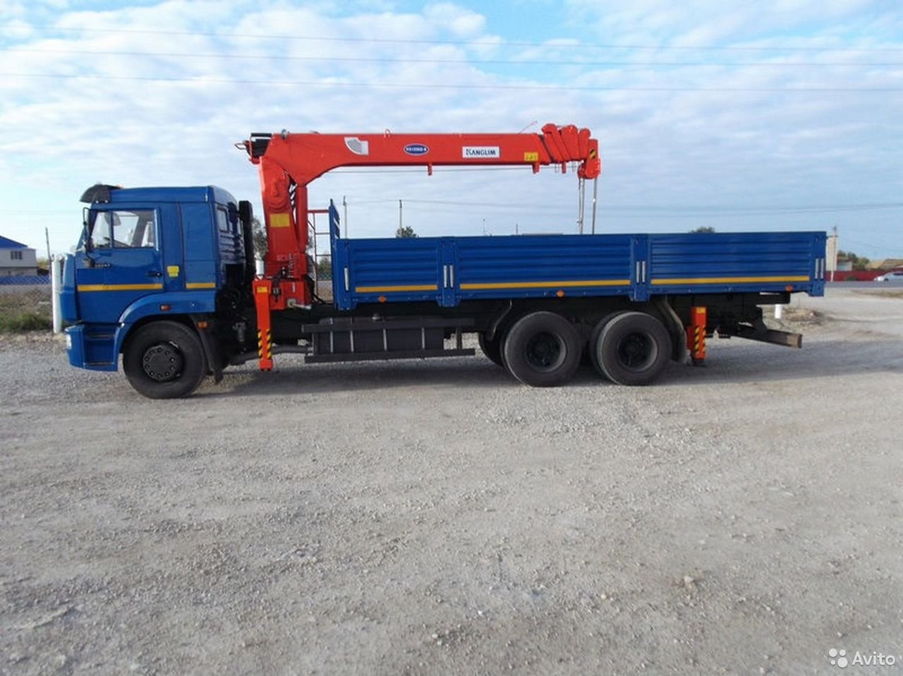 Бортовой грузовик с КМУ КамАЗ 65117 с КМУ Kanglim KS1256GII