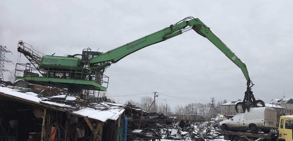 Гусеничный перегружатель Sennebogen 830R