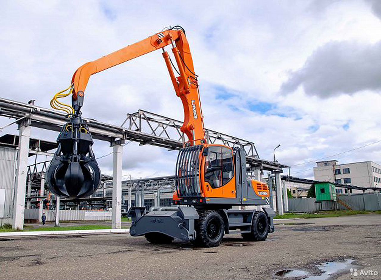 Колесный перегружатель UMG E190WH