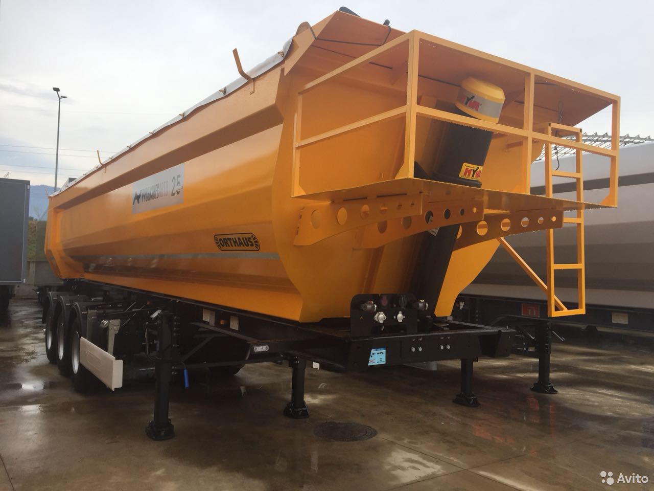 Самосвальный полуприцеп Orthaus THP030