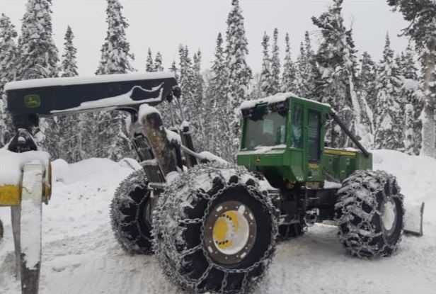 Трелёвочный трактор John Deere 748Н