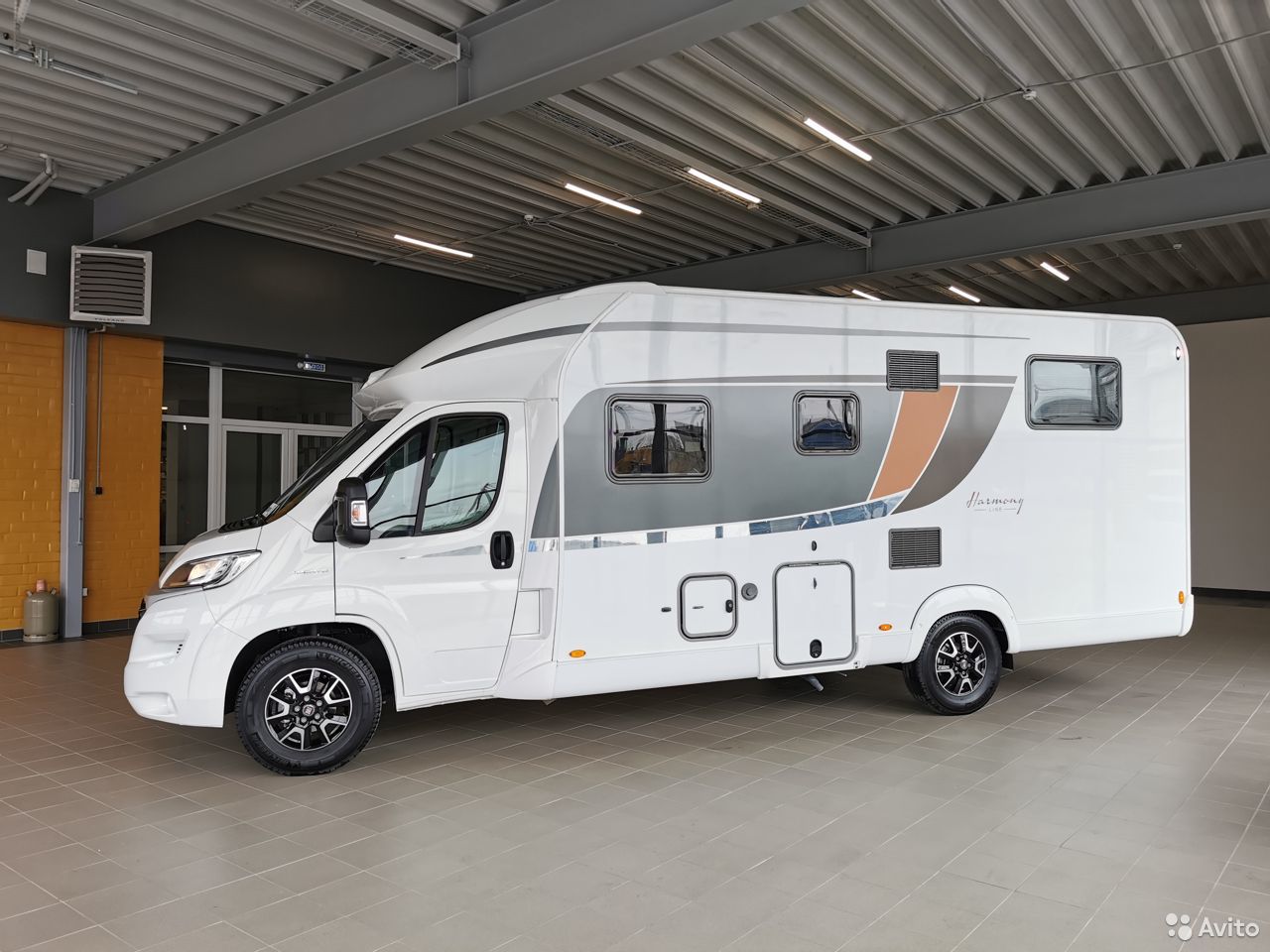 Автодом Buerstner Harmony Line