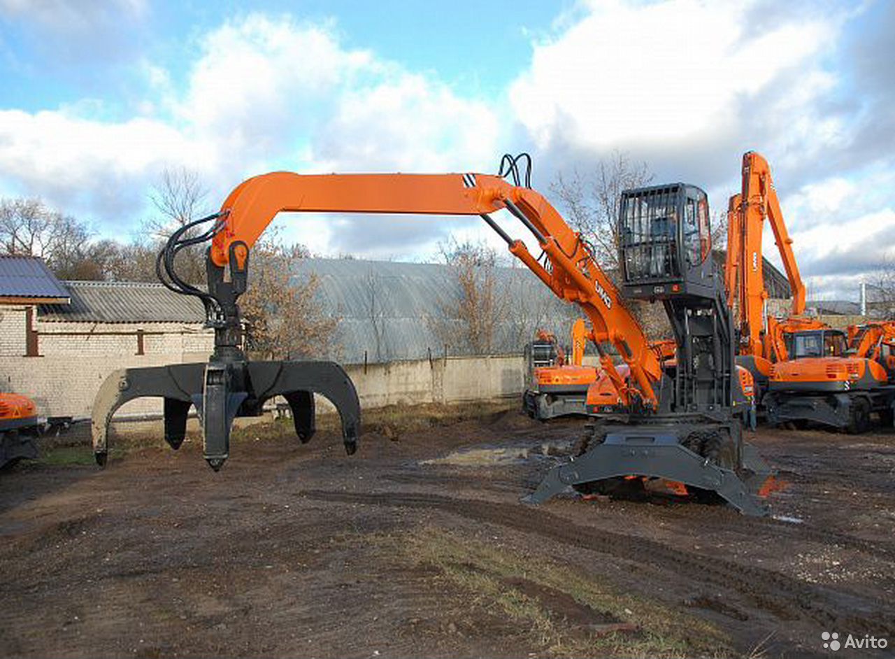 Колесный перегружатель UMG E230WH