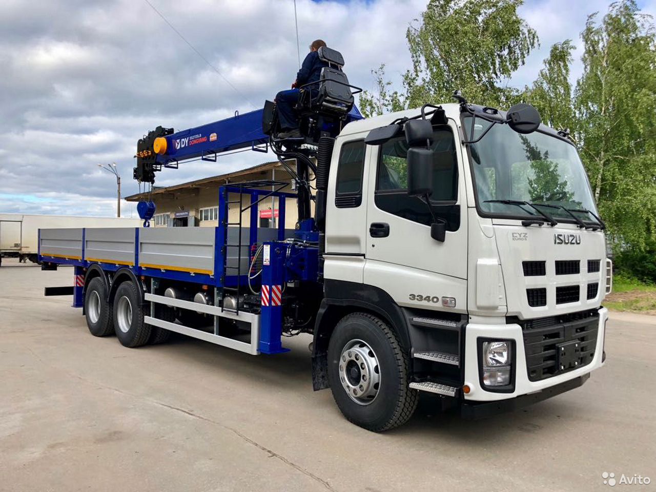Бортовой грузовик с КМУ ISUZU Giga CYZ52 с КМУ DY 2725