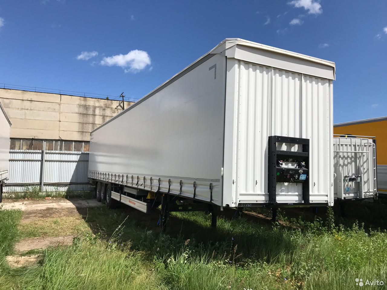 Тентованный полуприцеп Kassbohrer XS