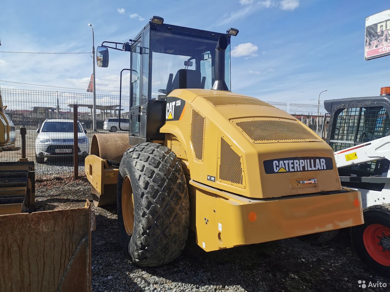 Грунтовый каток Caterpillar CS56