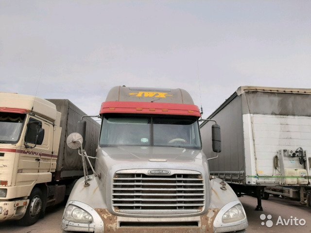 Седельный тягач Freightliner