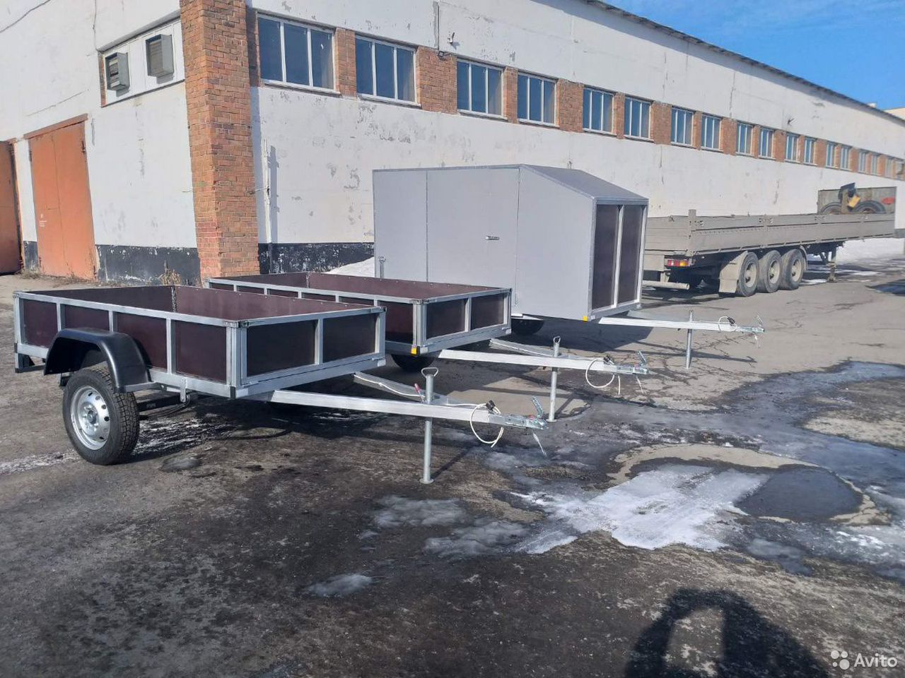 Легковой бортовой прицеп