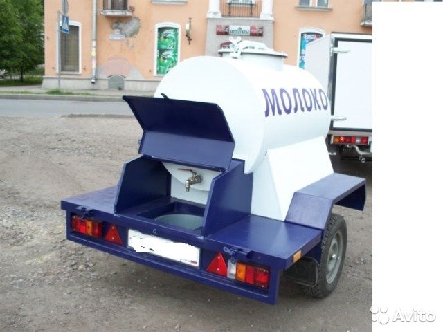 Легковой прицеп-цистерна "Молоко"