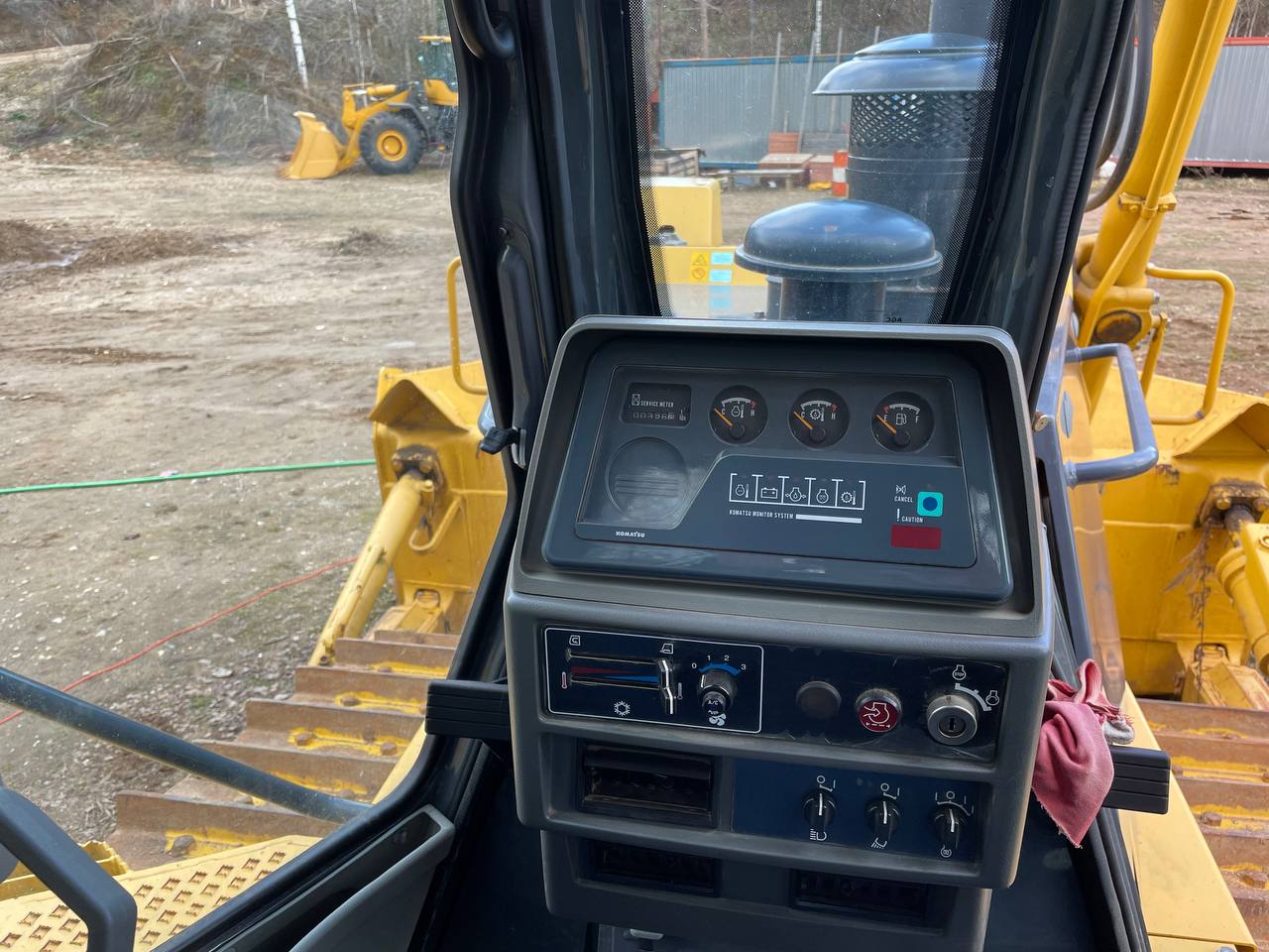 Гусеничный бульдозер Komatsu D155