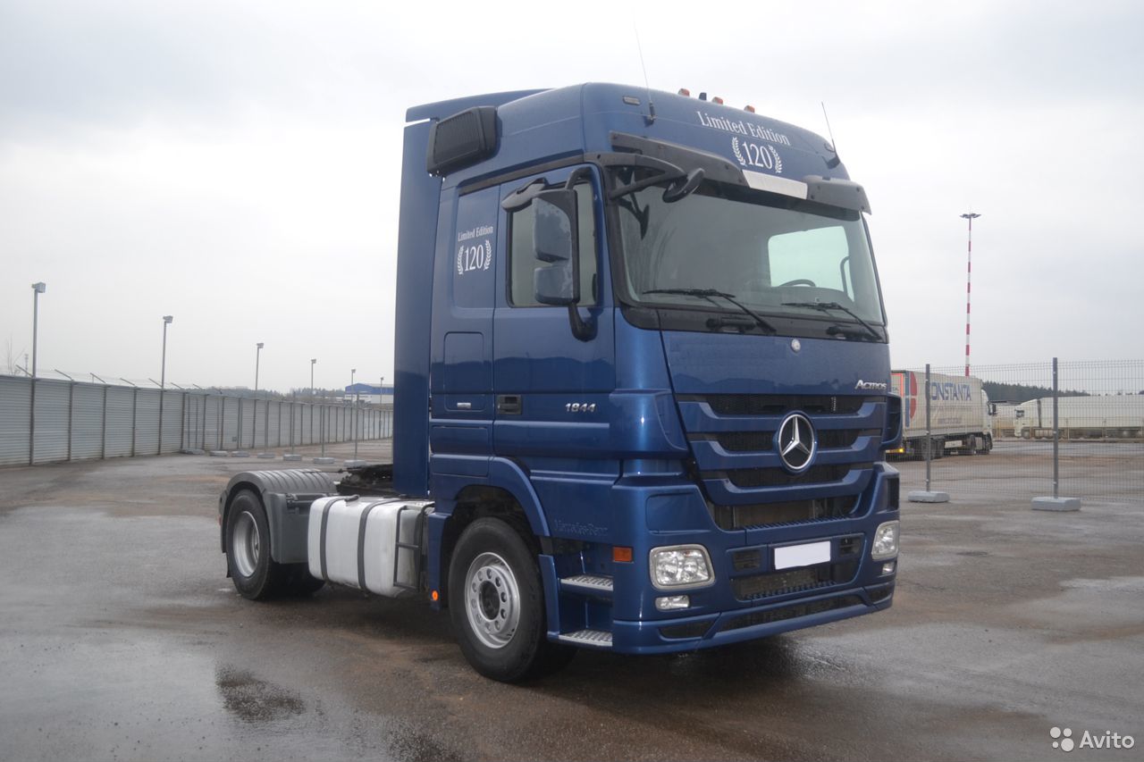 Седельный тягач Mercedes-Benz 1844 Megaspace