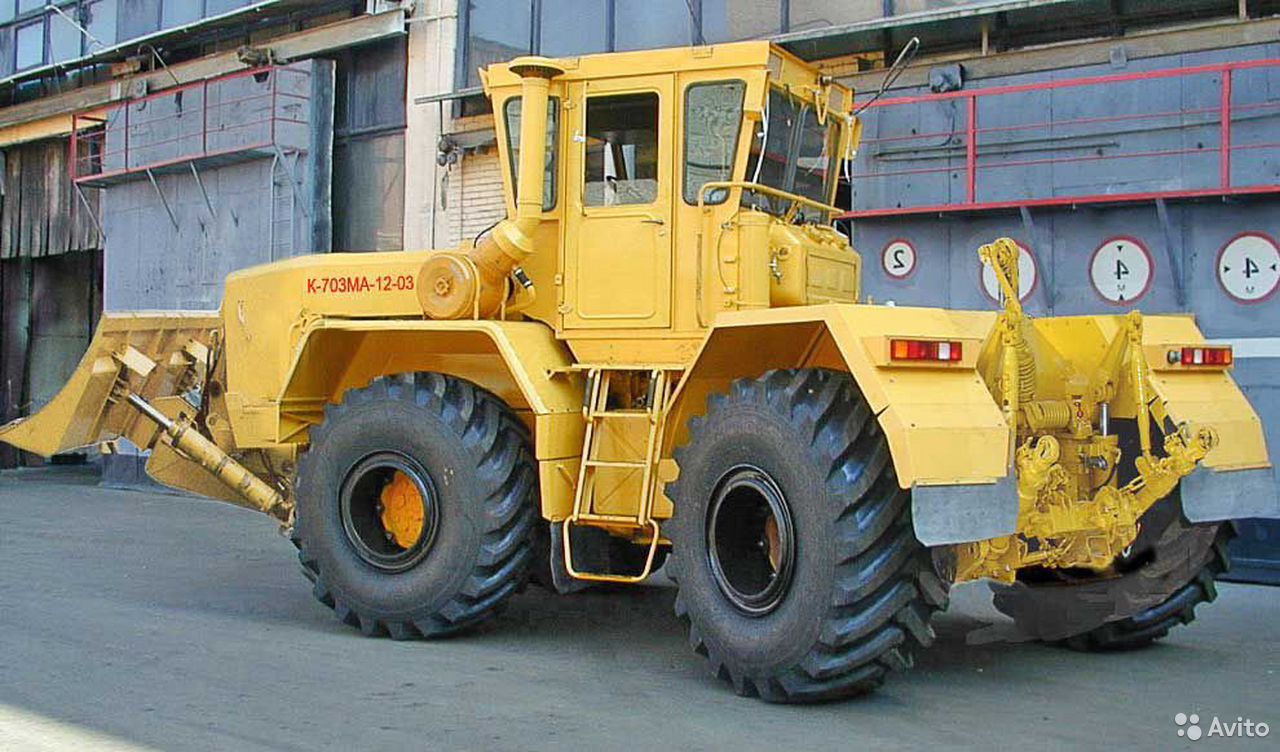 Промышленный тягач Кировец К703М-12-03