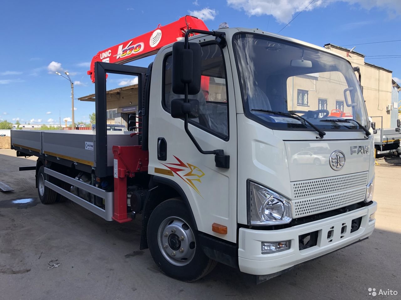 Бортовой грузовик с КМУ FAW Tiger V с КМУ Unic 374