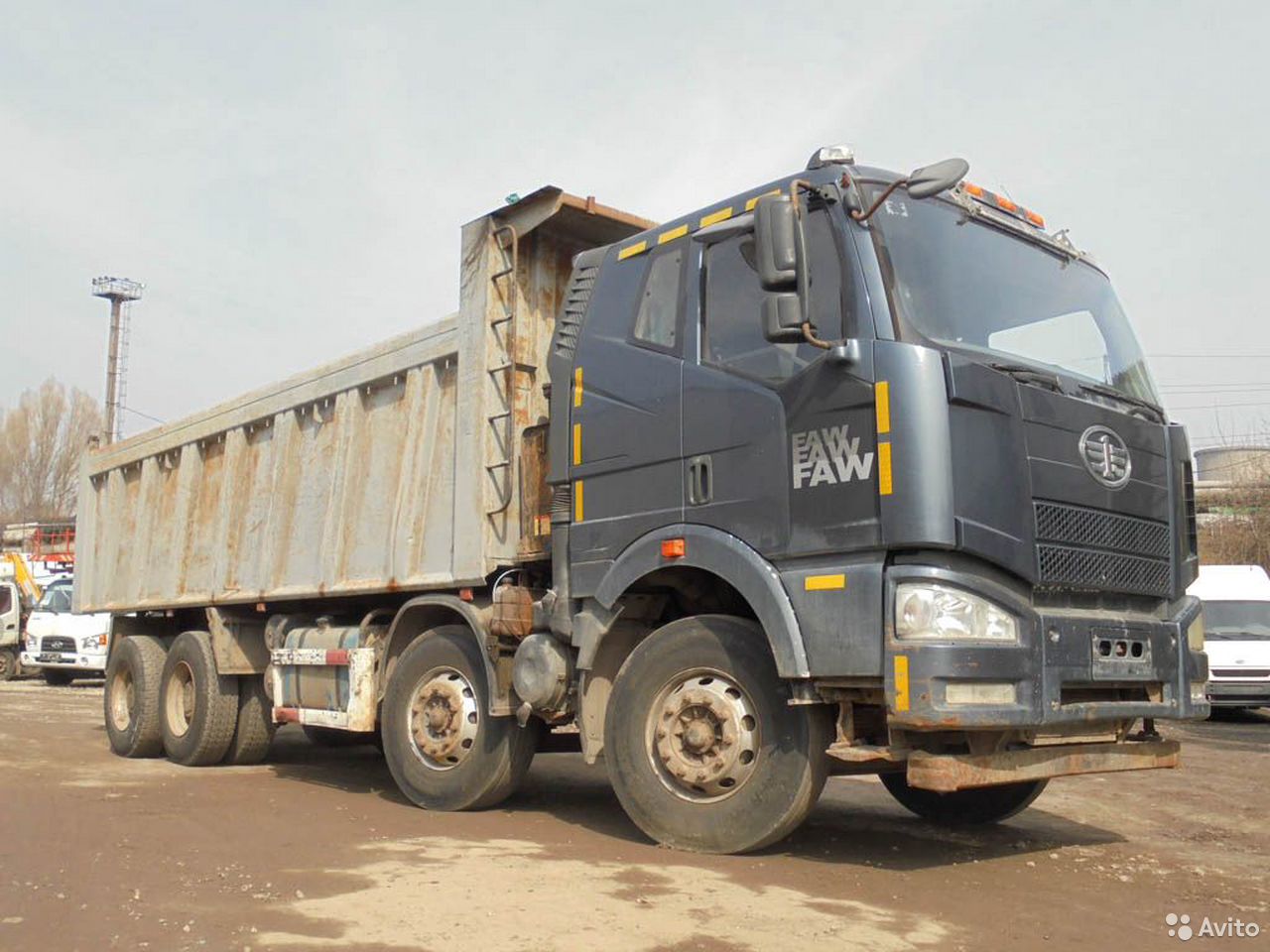 Самосвал FAW CA 3310