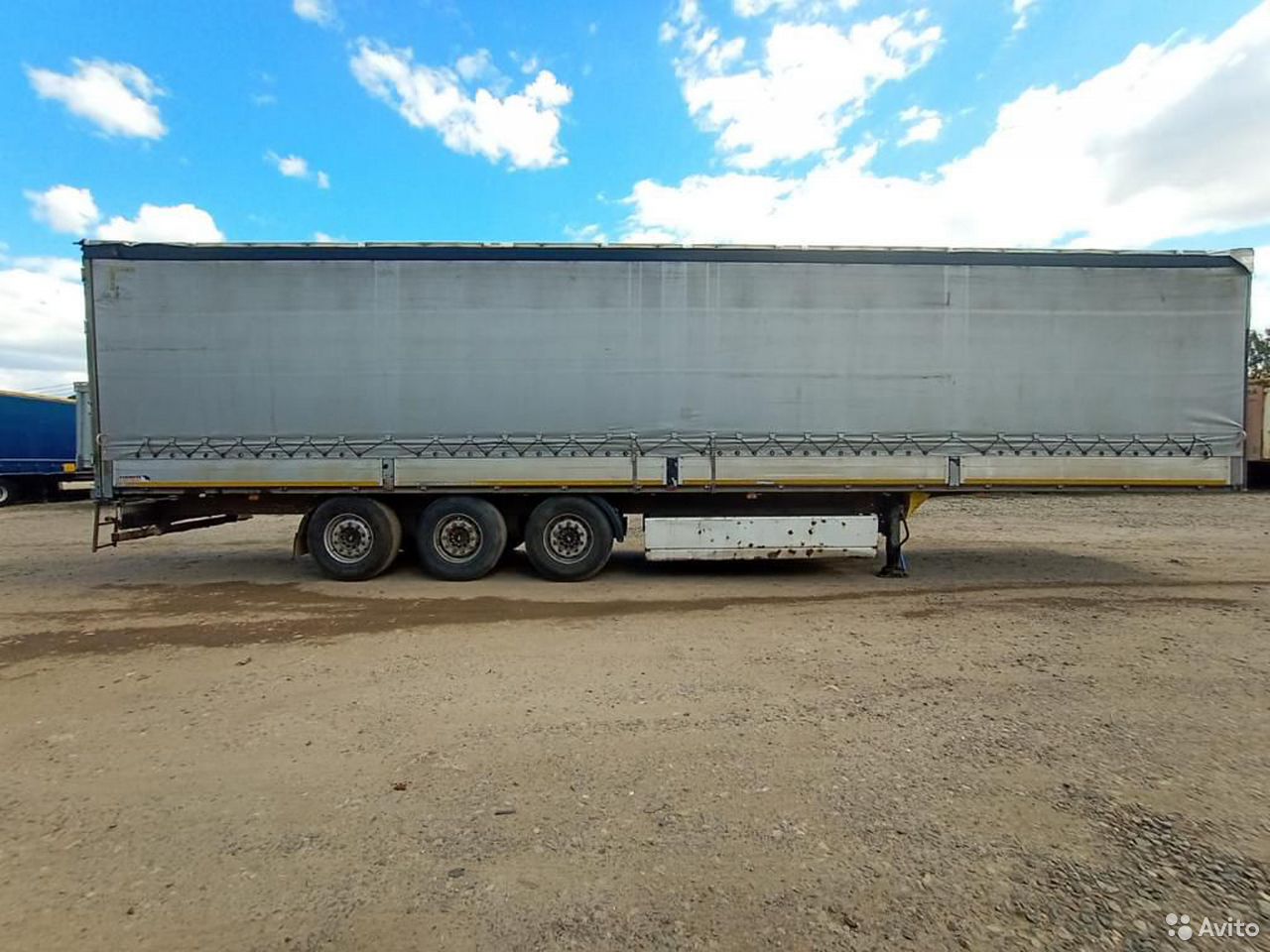 Тентованный полуприцеп Schmitz Cargobull