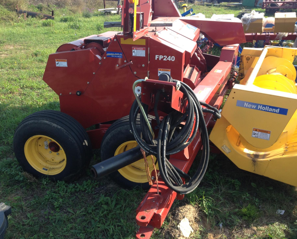Кормоуборочный комбайн New Holland FP240