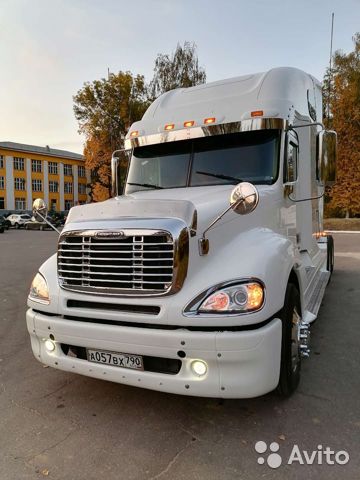 Седельный тягач Freightliner Columbia