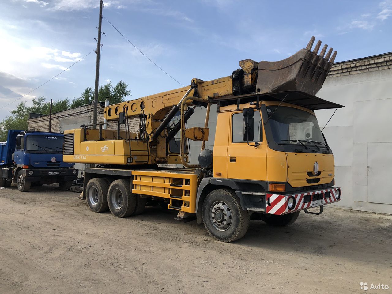 Экскаватор-планировщик UDS-214 на шасси Tatra