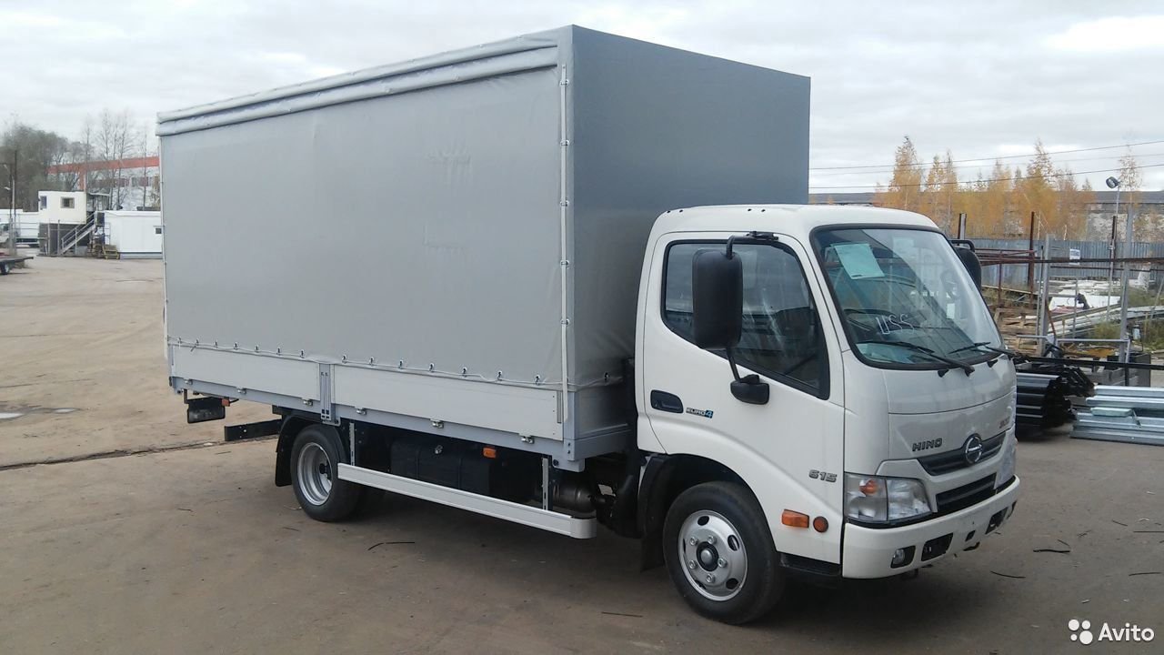 Тентованный автомобиль Hino 300