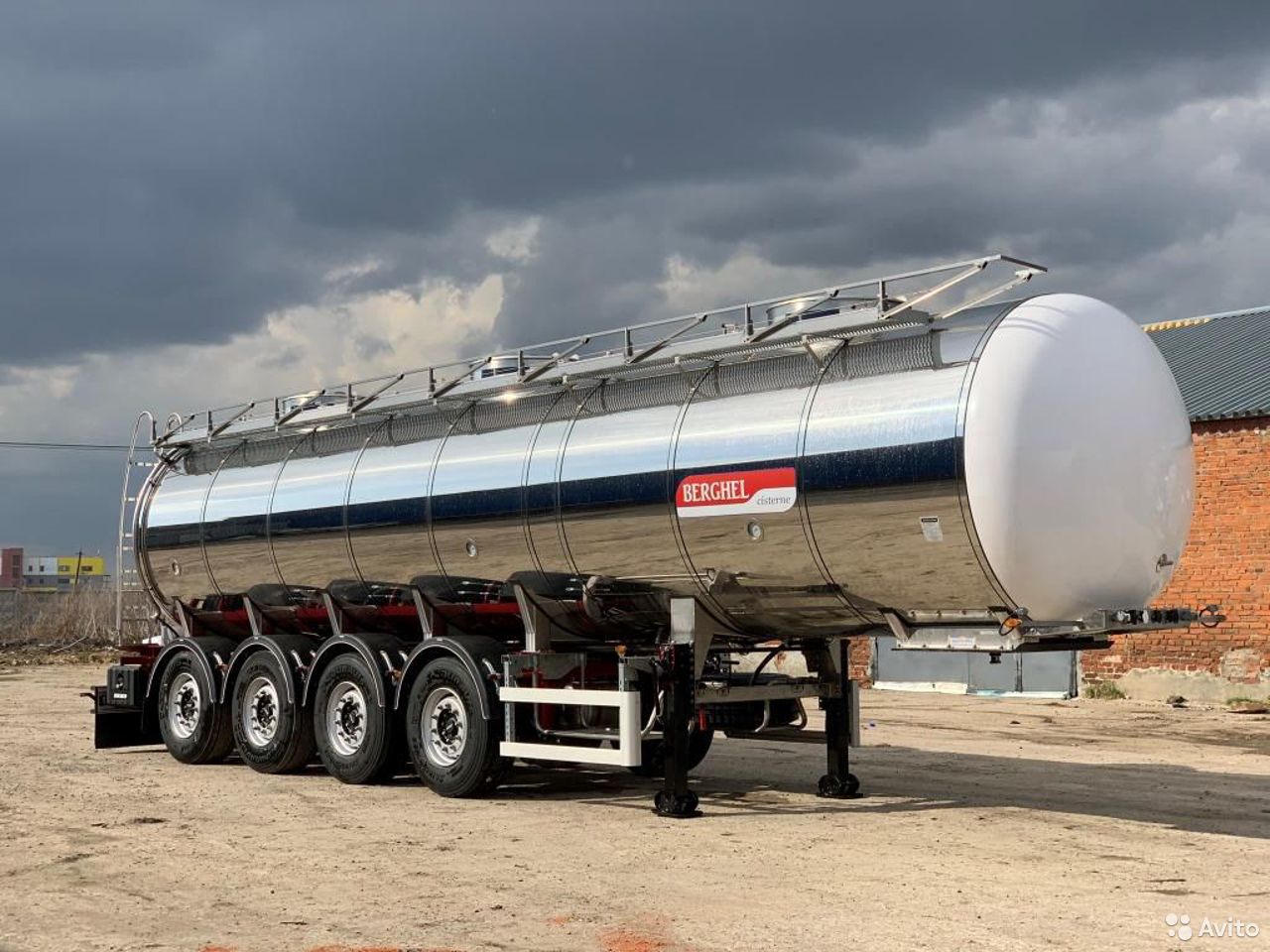 Полуприцеп цистерна Berghel 30 000 литров