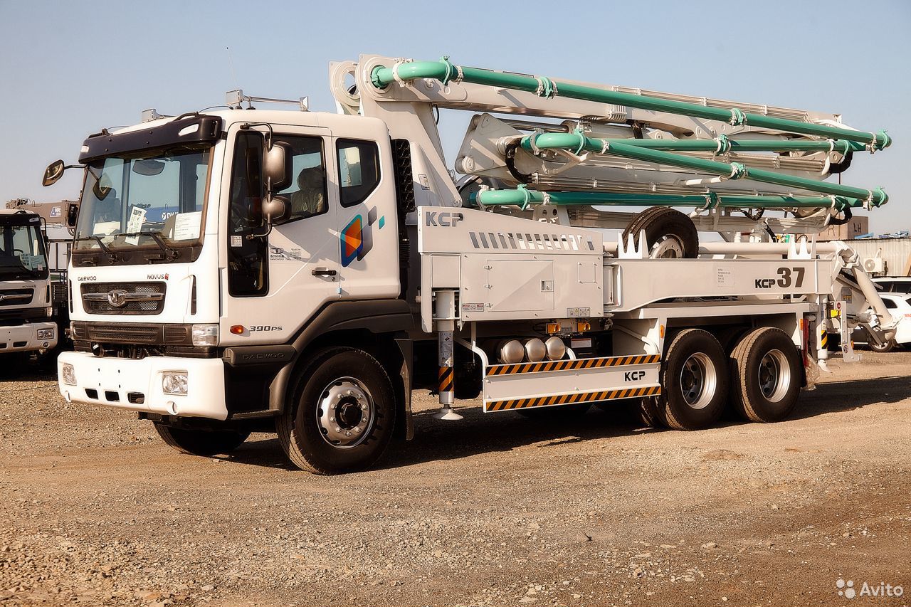 Автобетононасос KCP 37ZX5170 на шасси Daewoo Novus
