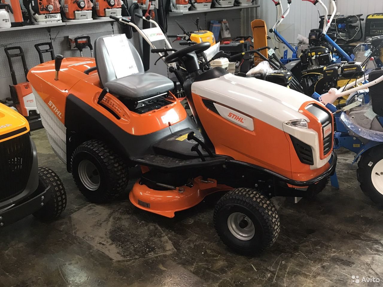 Садовый трактор (райдер) Stihl RT-6112.0 С