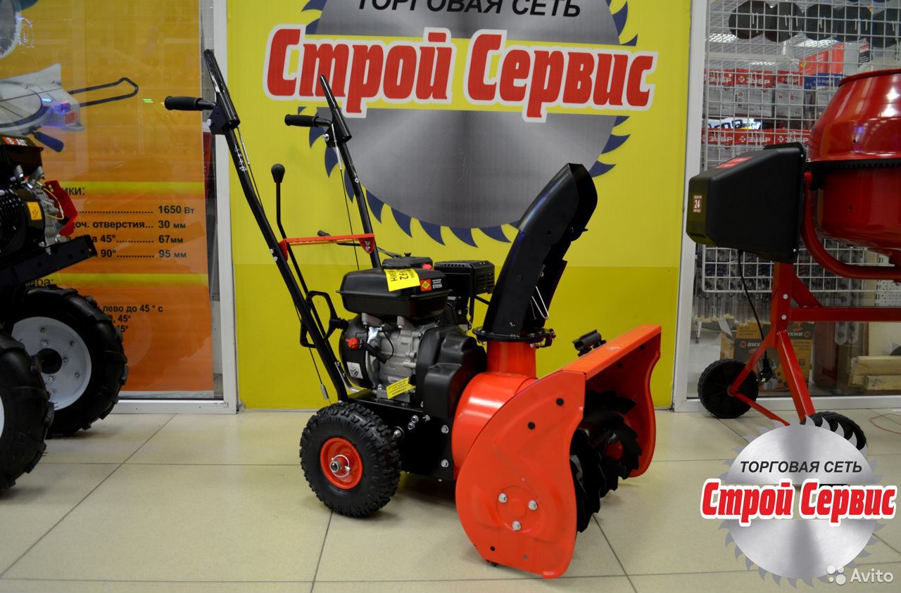 Ручной снегоуборщик DDE ST6556L