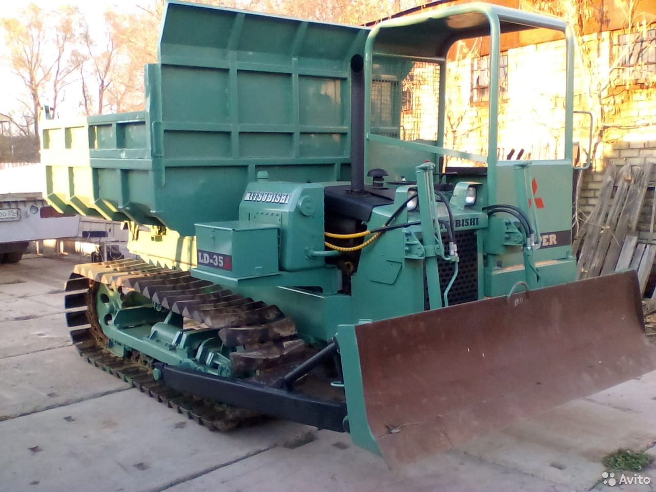 Гусеничный самосвал Mitsubishi LD-35