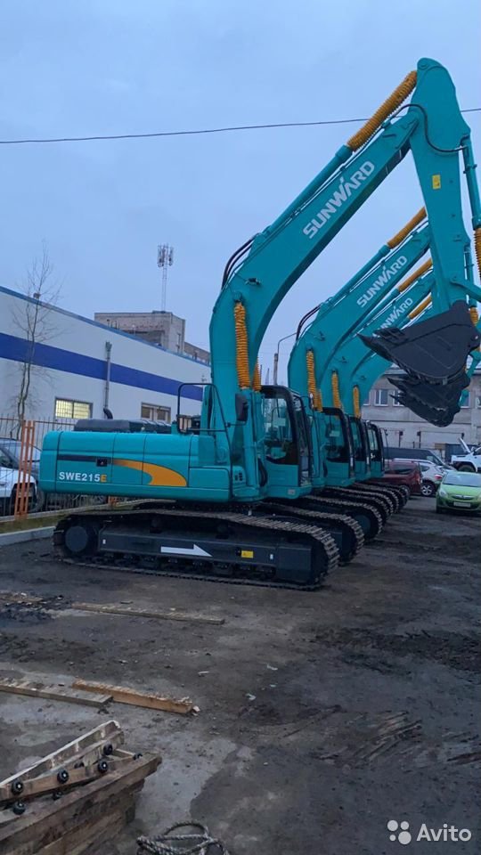 Гусеничный экскаватор Sunward SWE215E