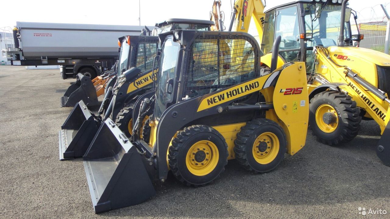 Мини-погрузчик New Holland L223