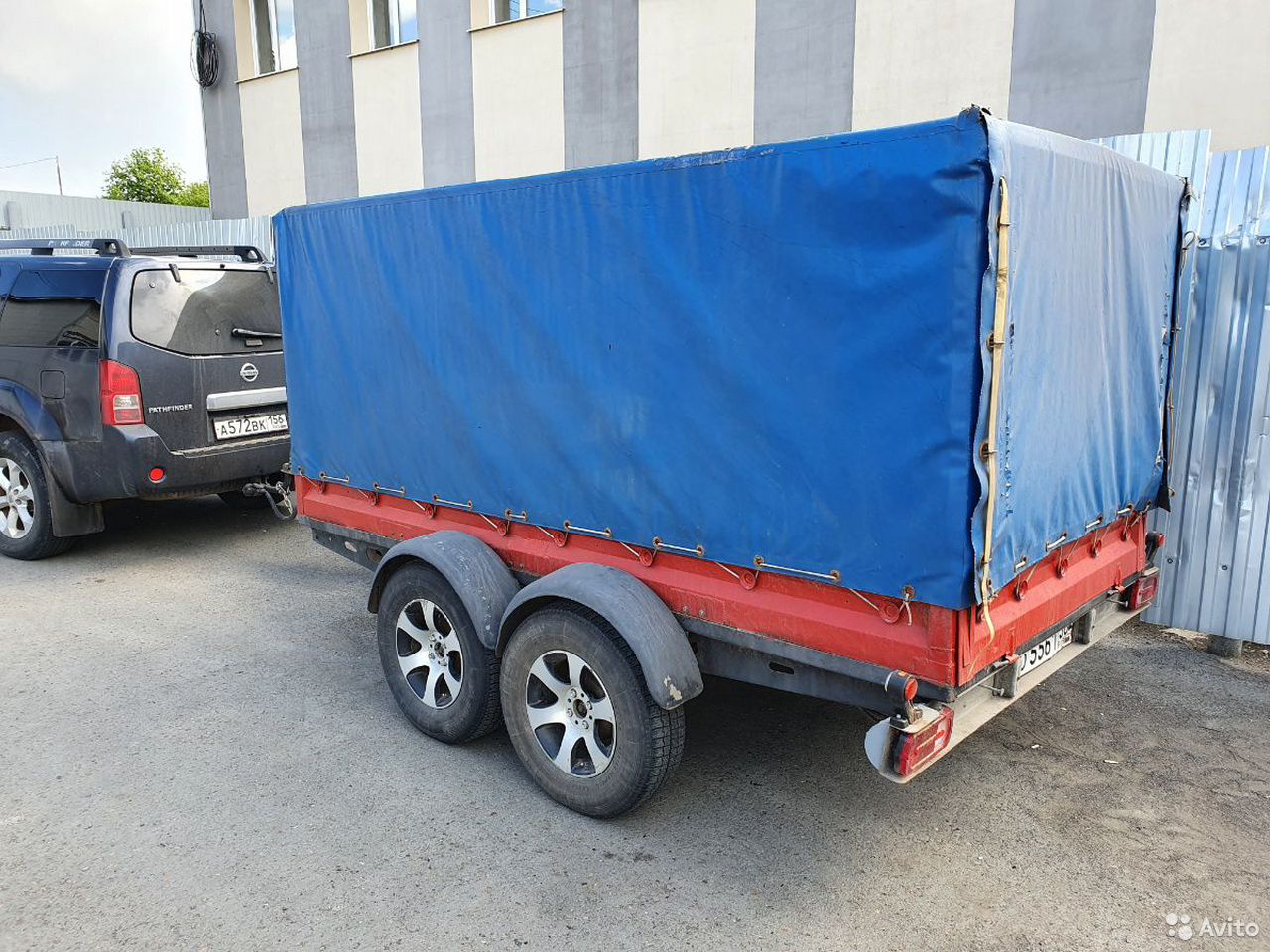 Легковой прицеп с тентом
