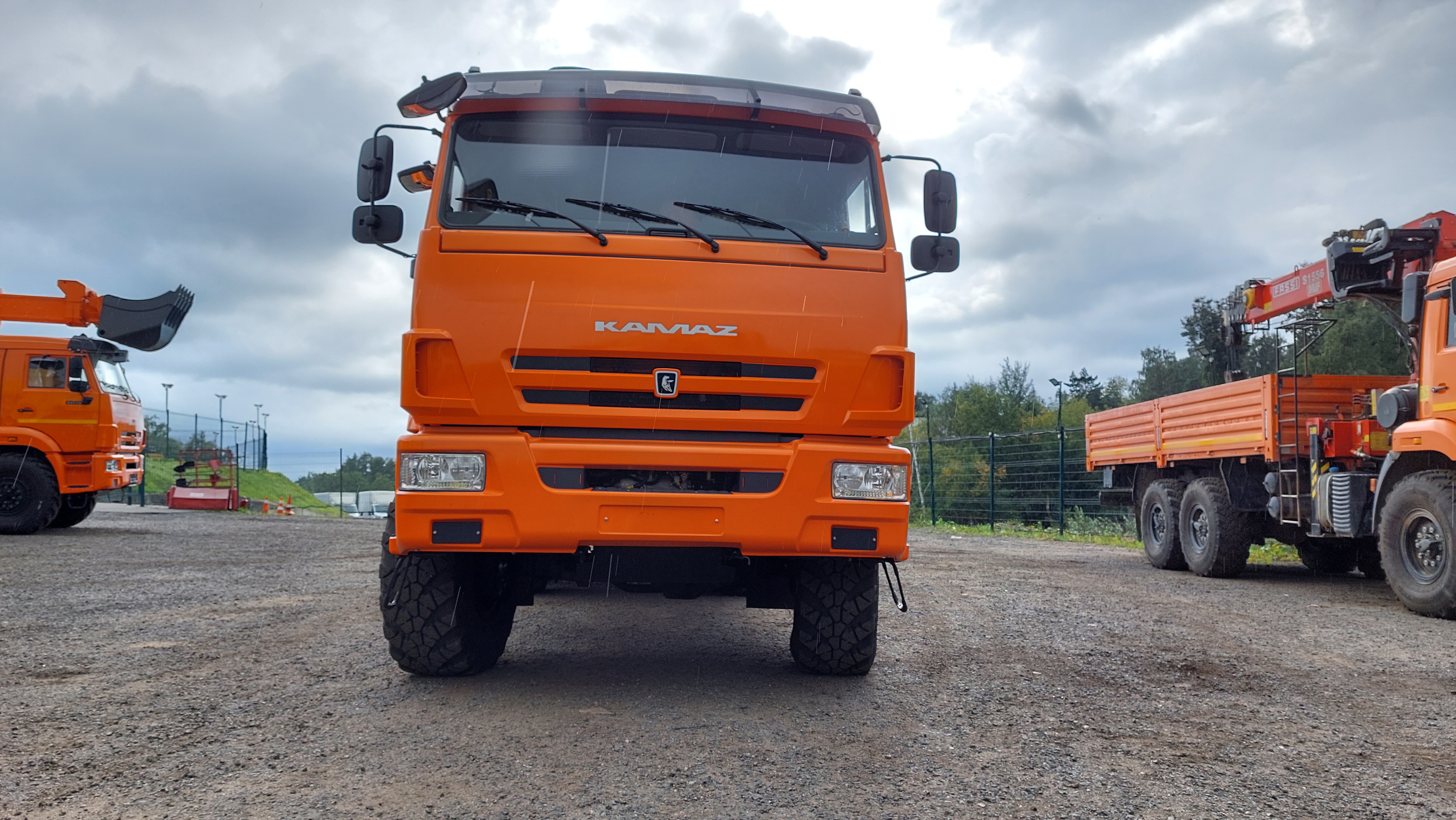 Бортовой грузовик с КМУ КамАЗ 43118 с КМУ Kanglim KS1256 GII