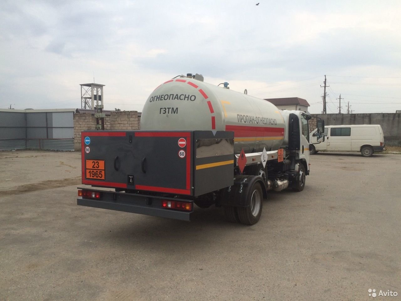 Газовоз Mitsubishi Fuso Canter TF