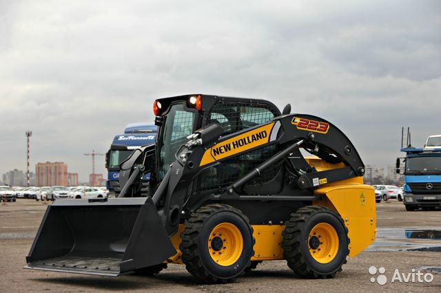 Мини-погрузчик New Holland L223